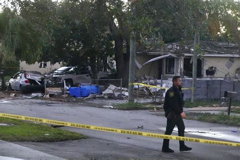 west park house explosion|Gas causes explosion injuring 4 in Broward’s West。